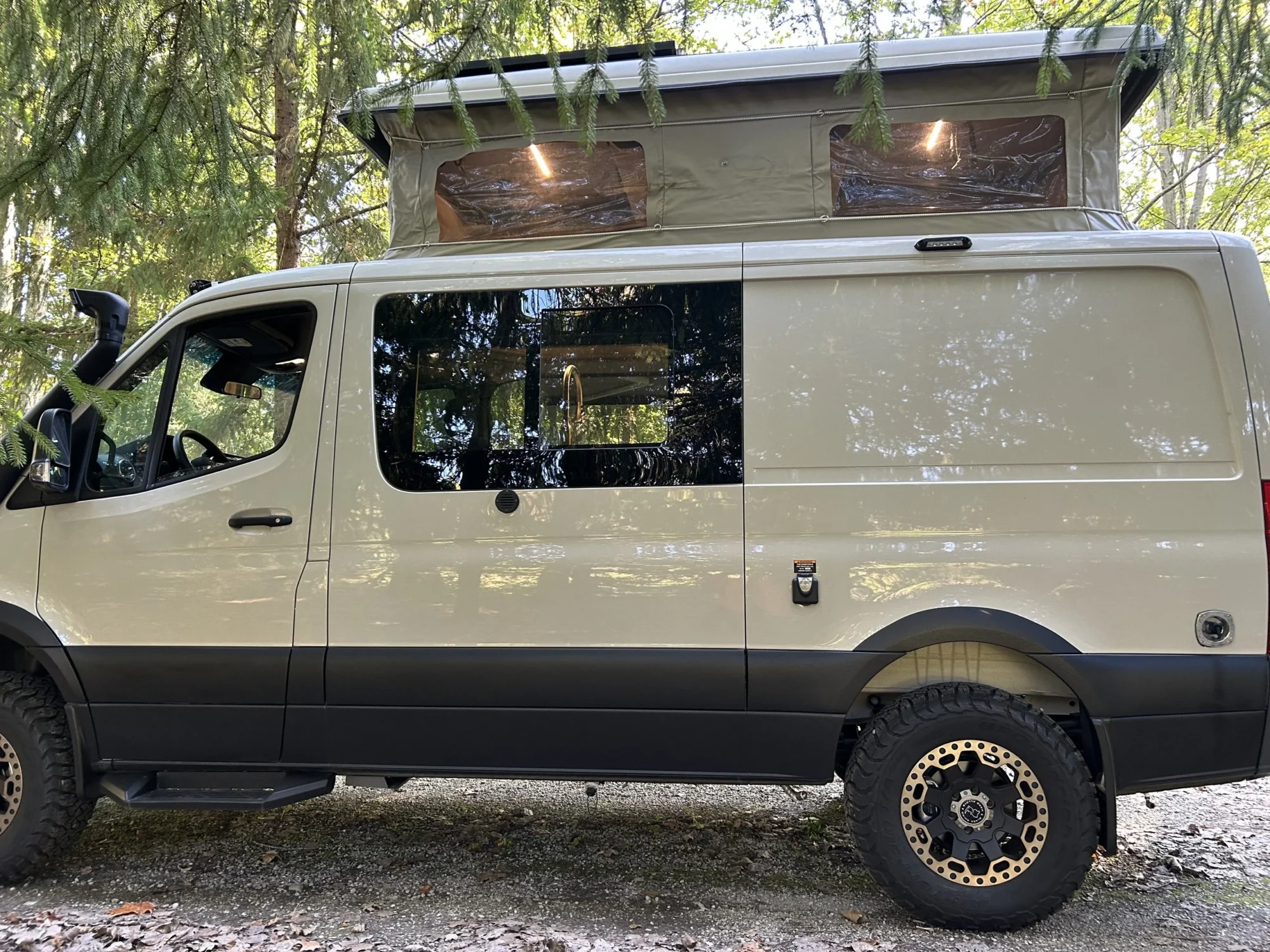 New 2022 Sprinter 2500 144 4x4 RB-150S, driver side, top up