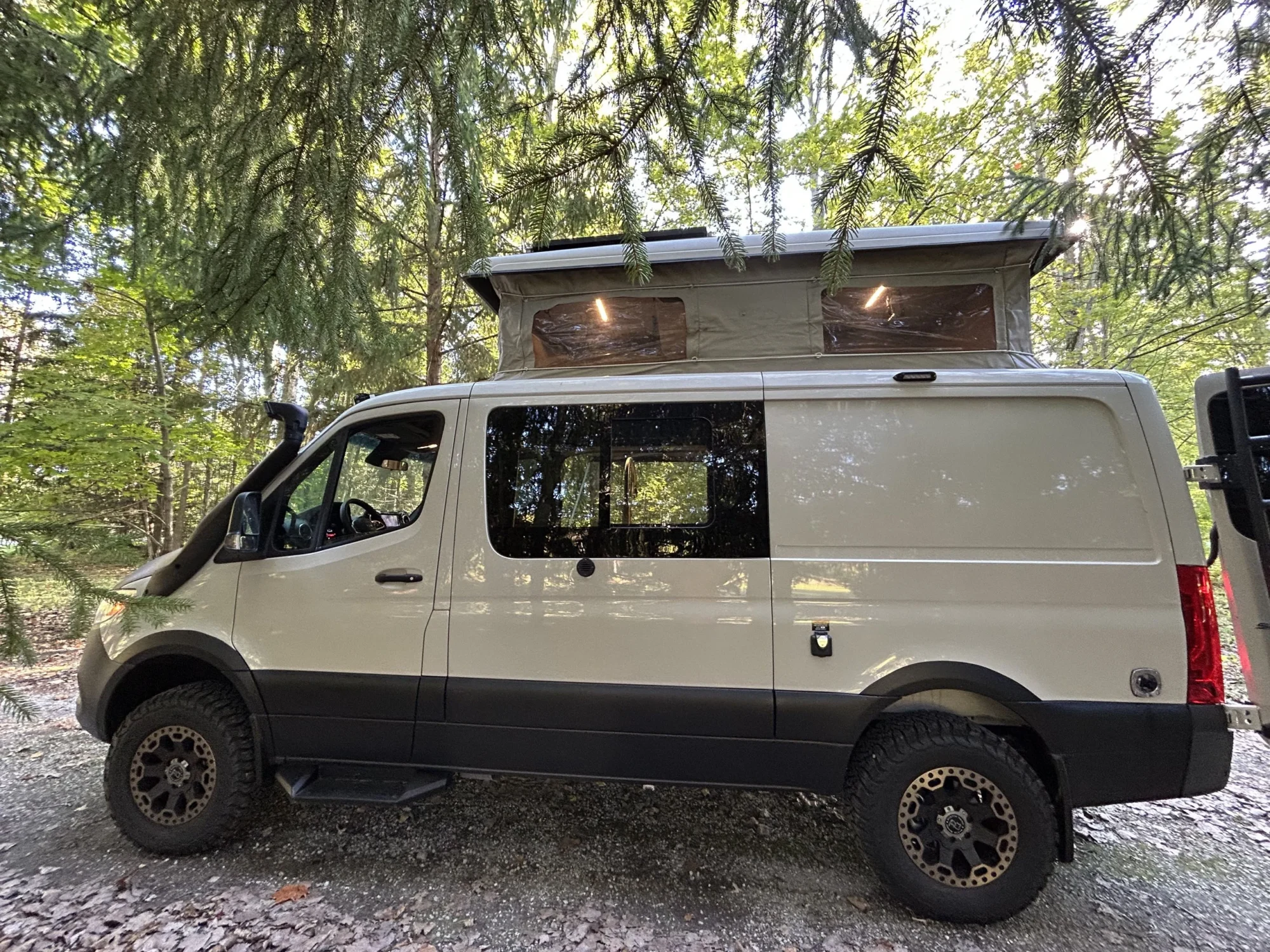 New 2022 Sprinter 2500 144 4x4 RB-150S, driver side, top up