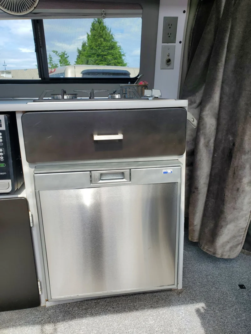 2001 Chevy Express 2500 EB50 Penthouse Top, galley fridge and drawer