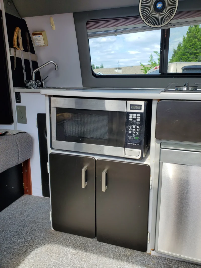 2001 Chevy Express 2500 EB50 Penthouse Top, galley microwave and cabinets