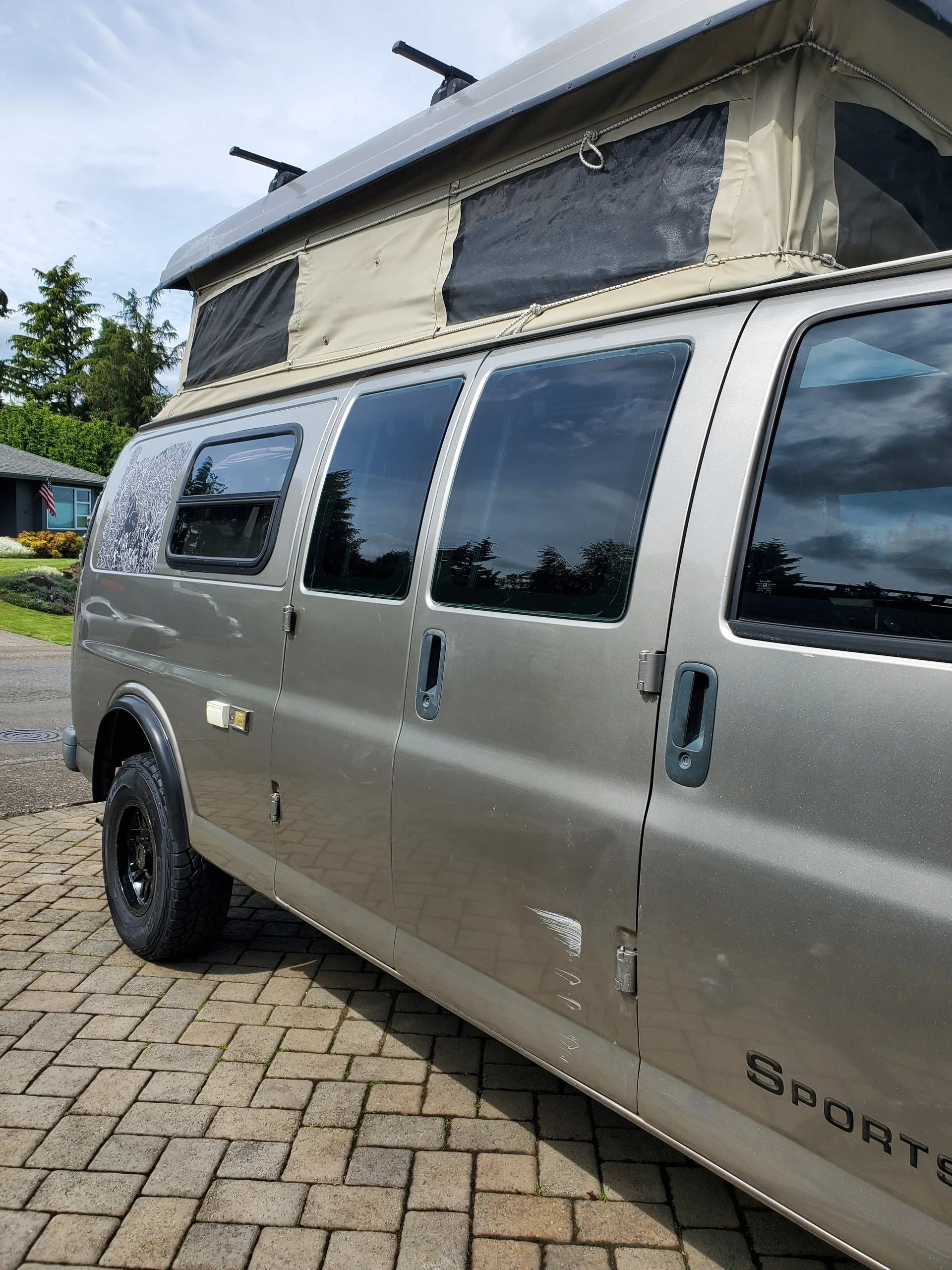 2001 Chevy Express 2500 EB50 Penthouse Top, side view, top up