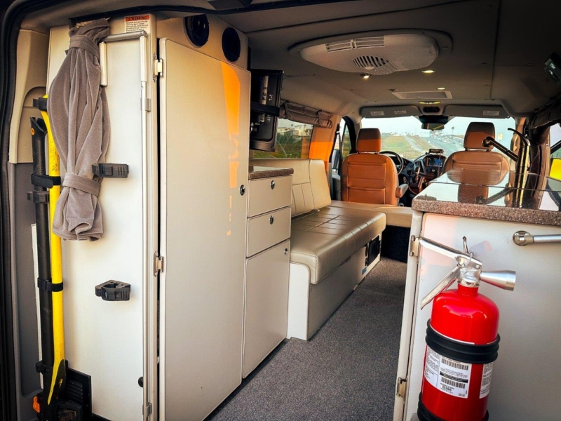 2017_ford_e130t-transit-250-sportsmobile_IMG_4212-09388