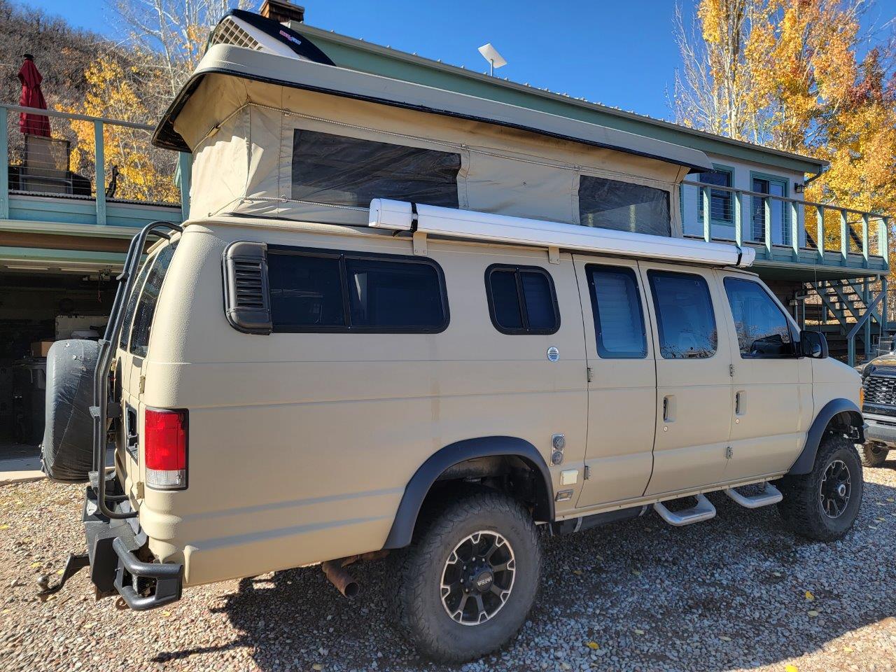 Beige Ford 2001 E-Series Tan EB.