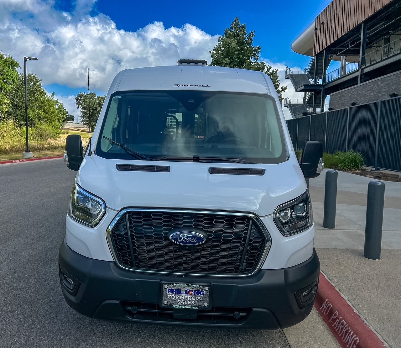 2024 Ford Transit 148 350 Med-Roof AWD — photo 4