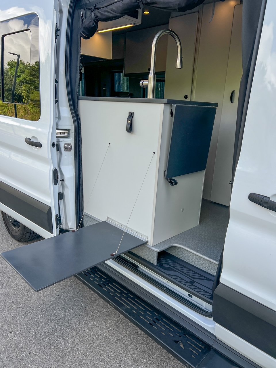 2024 Ford Transit 148 350 Med-Roof AWD — photo 8