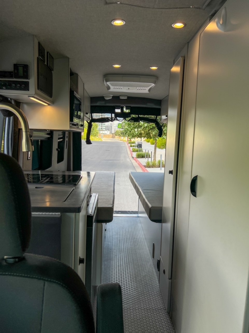 2024 Ford Transit 148 350 Med-Roof AWD — photo 10