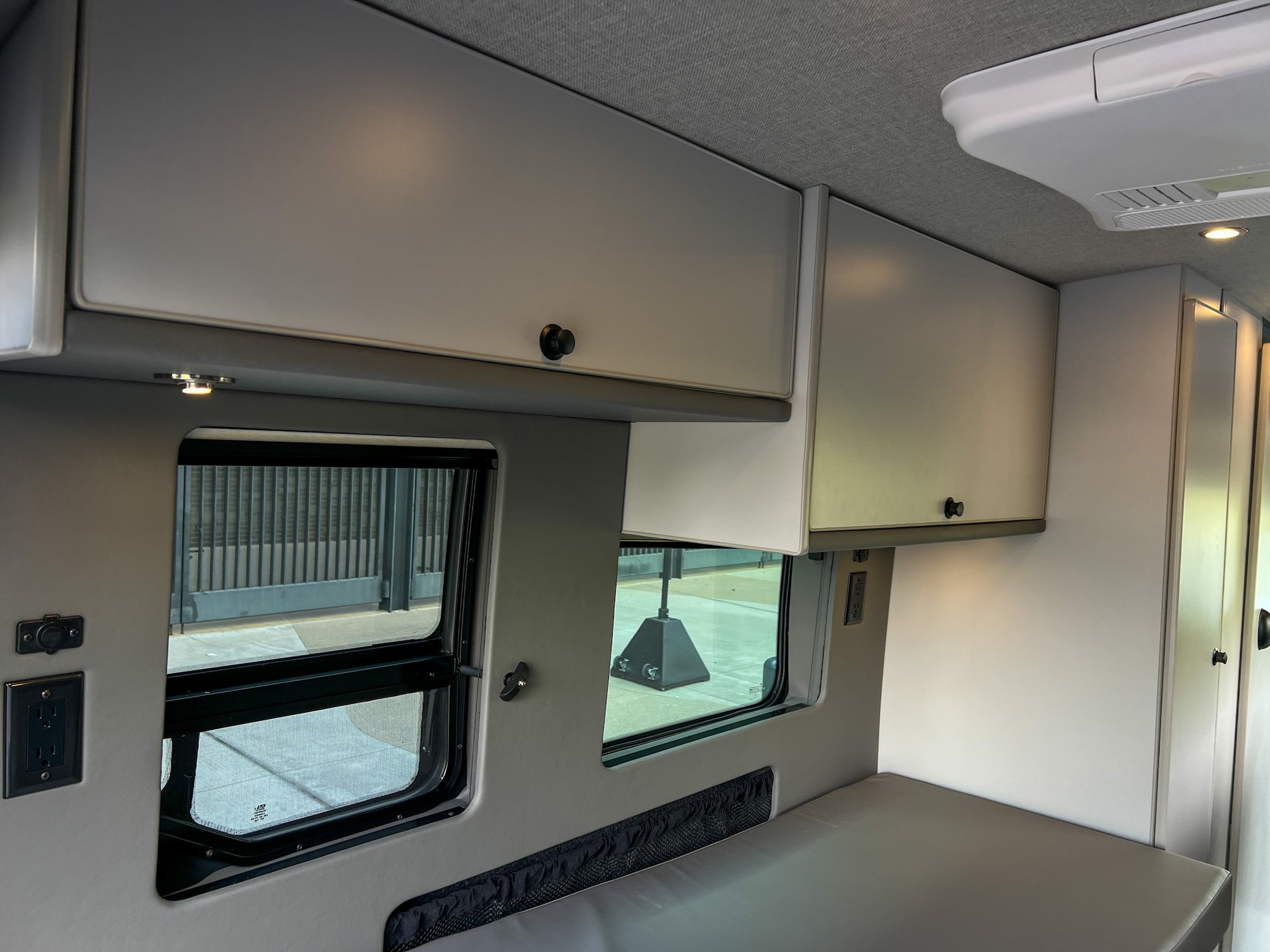 2024 Ford Transit 148 350 Med-Roof AWD — photo 14