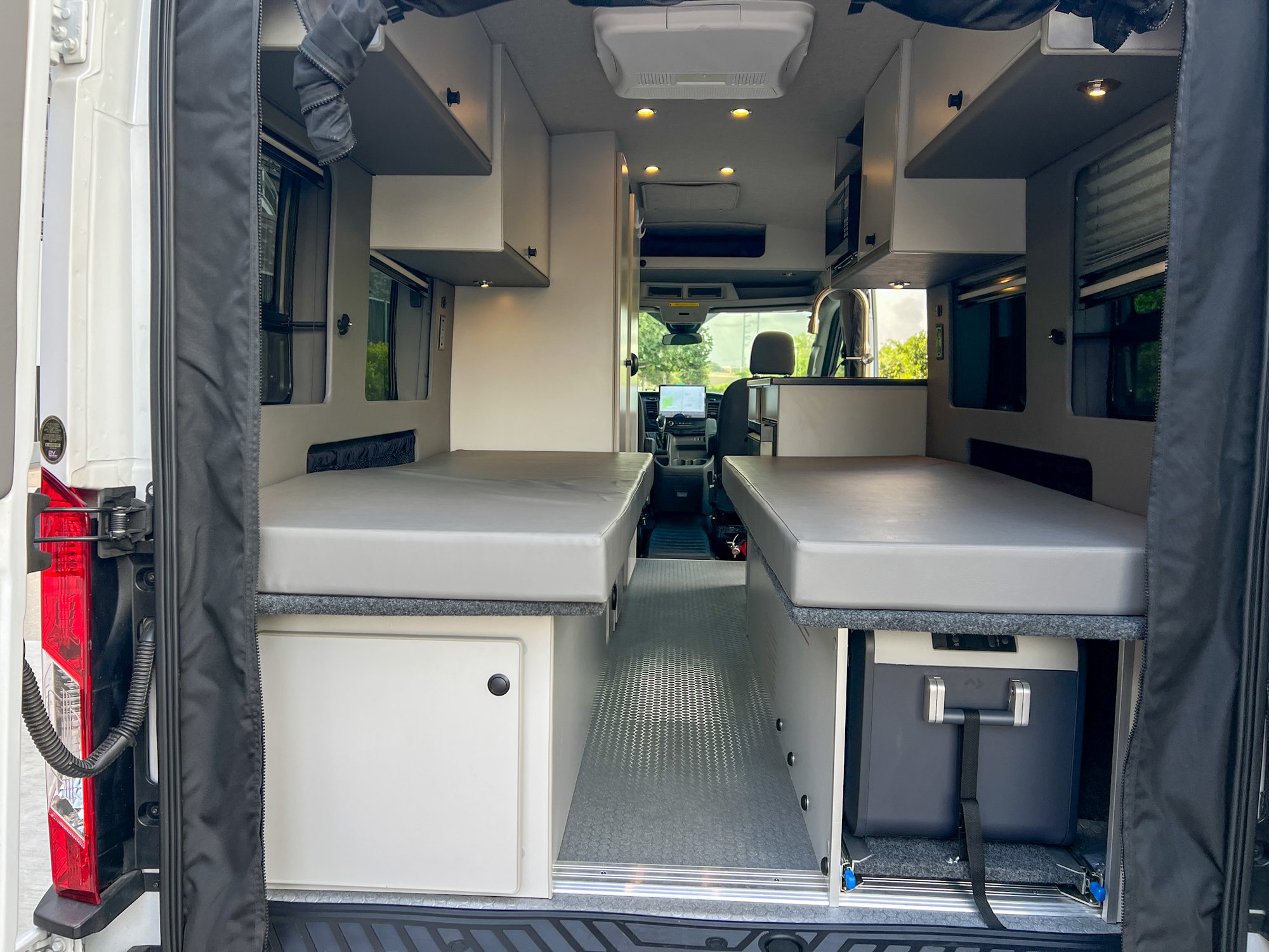 2024 Ford Transit 148 350 Med-Roof AWD — photo 15