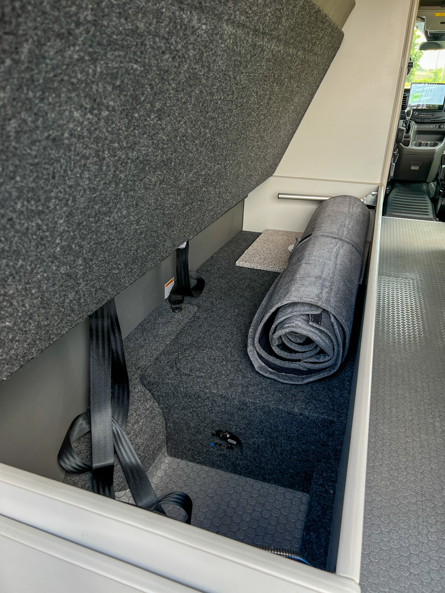 2024 Ford Transit 148 350 Med-Roof AWD — photo 27