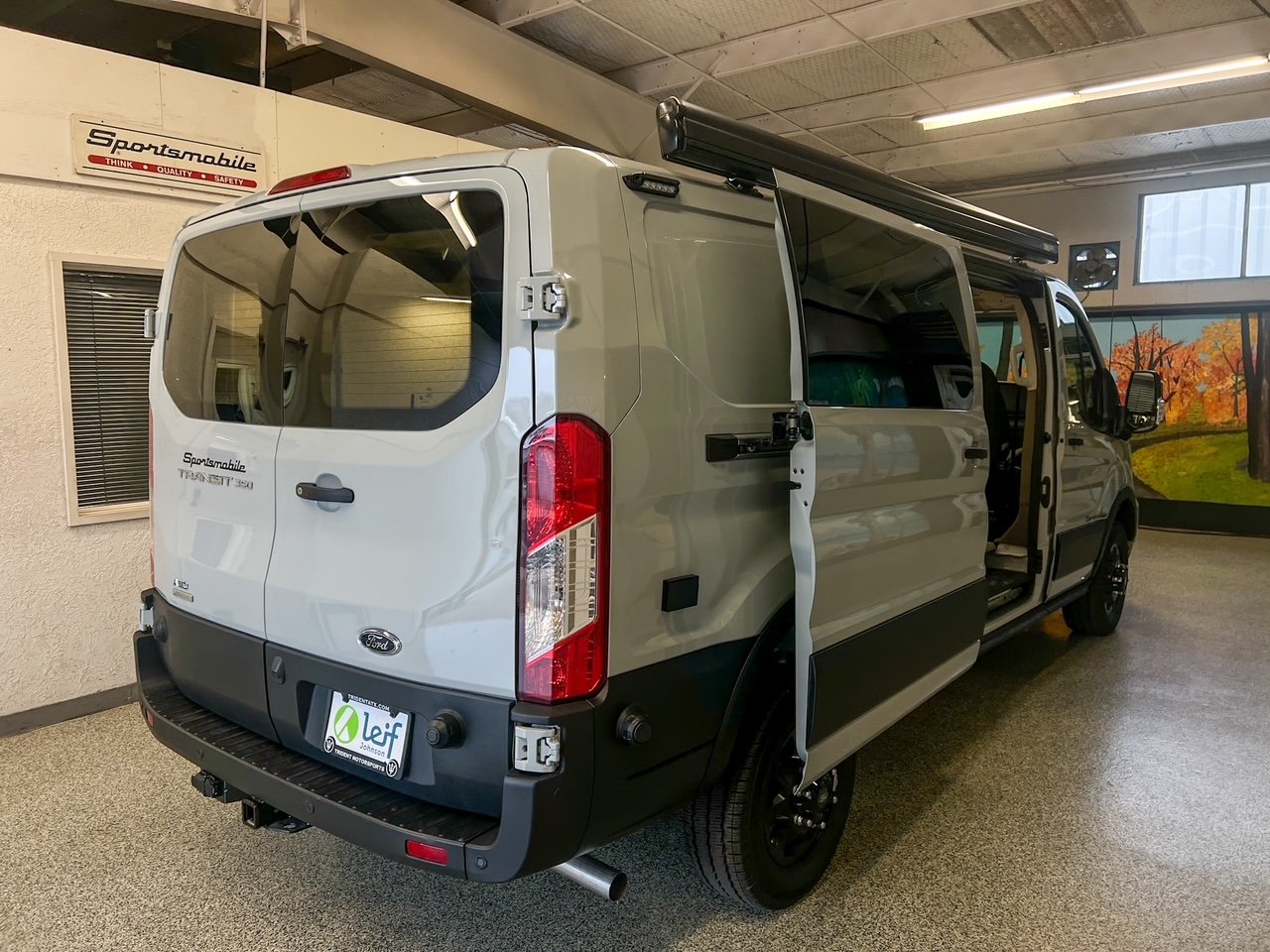 2026-ford-transit-eb-low-roof-bike-hauler-02-4706e8