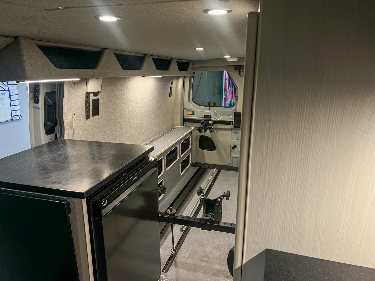 2026-ford-transit-eb-low-roof-bike-hauler-06-c0427d