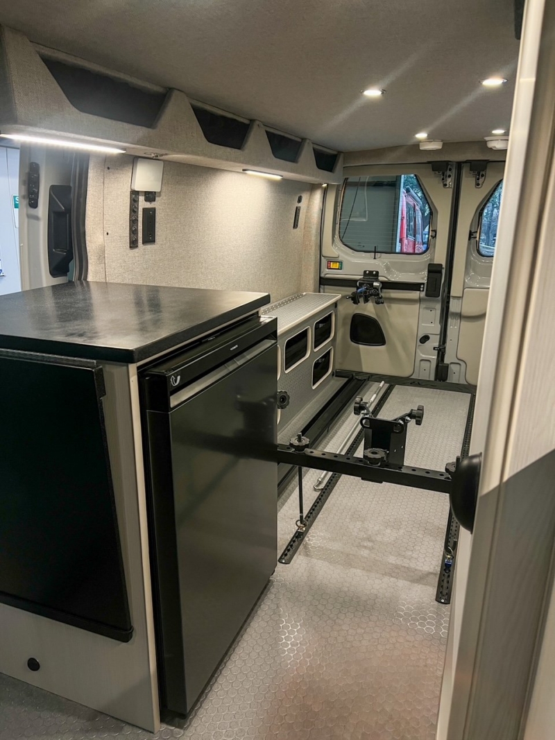 2026-ford-transit-eb-low-roof-bike-hauler-12-6641dd