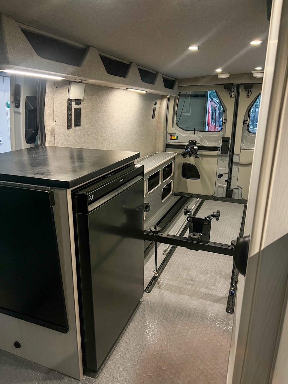 2026-ford-transit-eb-low-roof-bike-hauler-12-6641dd