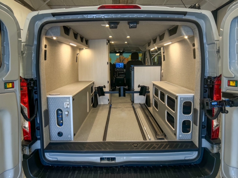2026-ford-transit-eb-low-roof-bike-hauler-13-3ab063