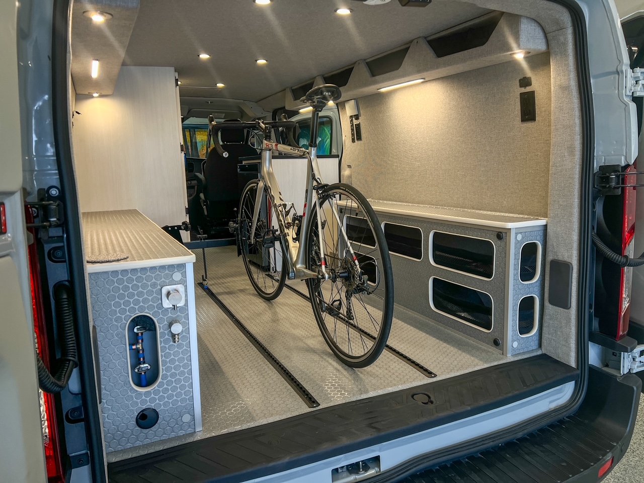 2026-ford-transit-eb-low-roof-bike-hauler-25-7092ae