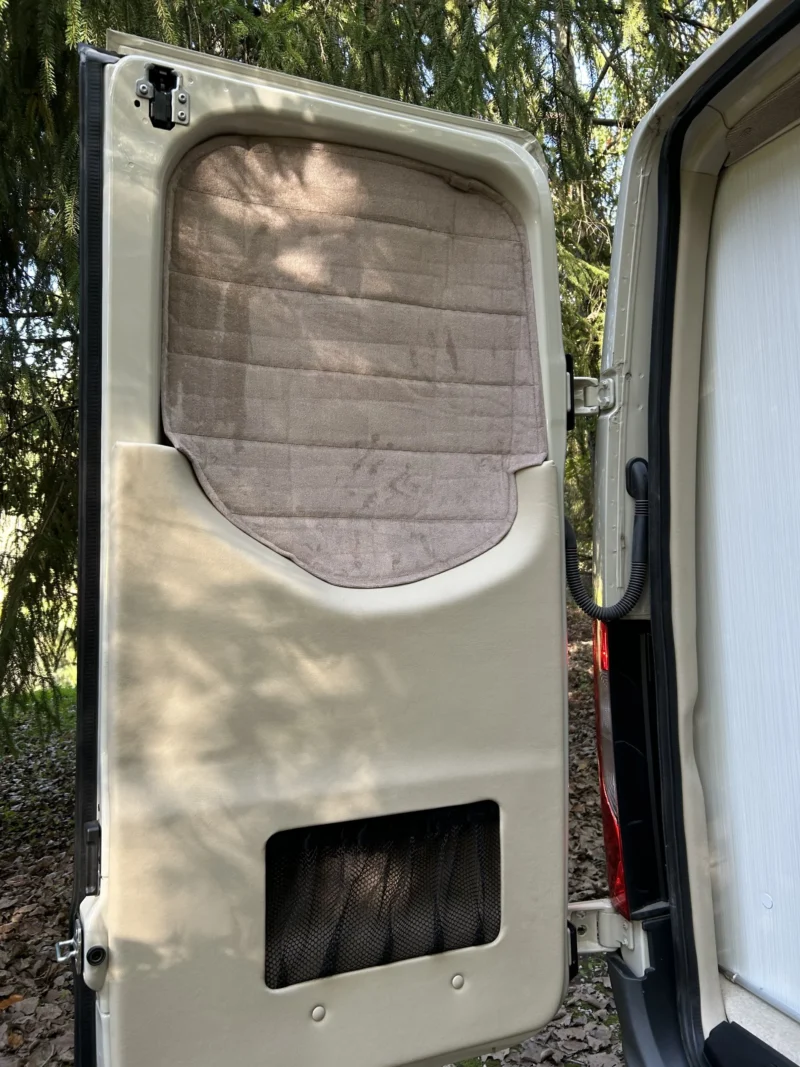 New 2022 Sprinter 2500 144 4x4 RB-150S, rear door interior panel
