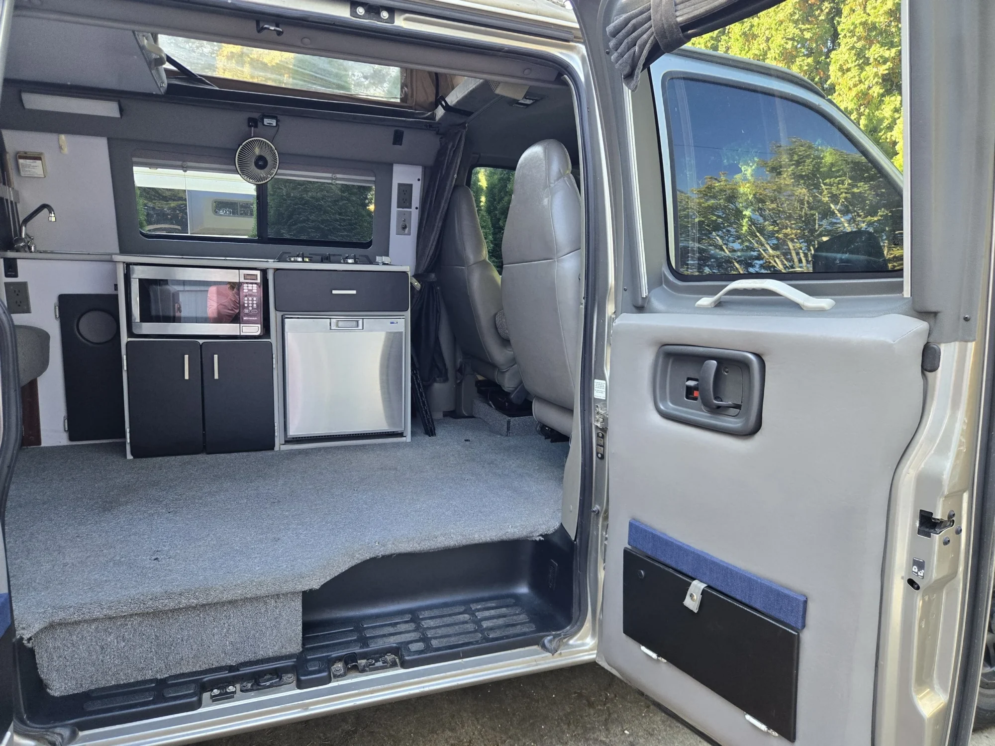 2001 Chevy Express 2500 EB50 Penthouse Top, rear doors open, interior and galley