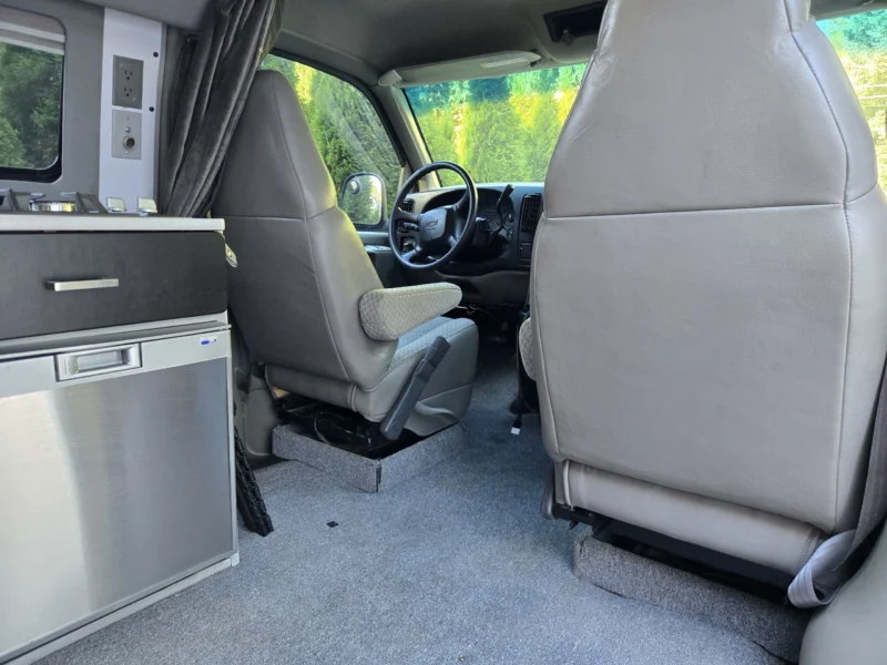 2001 Chevy Express 2500 EB50 Penthouse Top, fridge and front seats