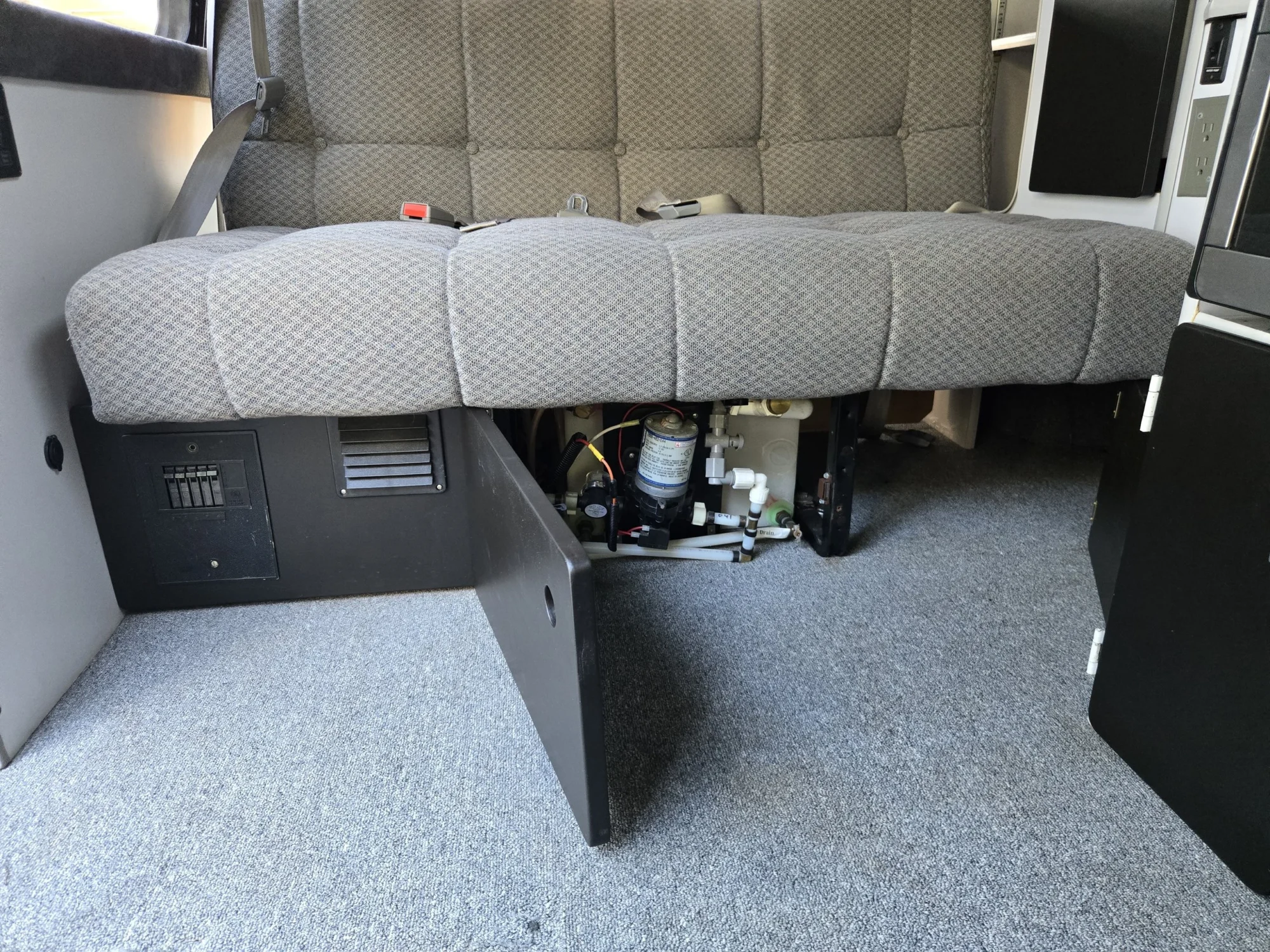2001 Chevy Express 2500 EB50 Penthouse Top, under-sofa compartment open