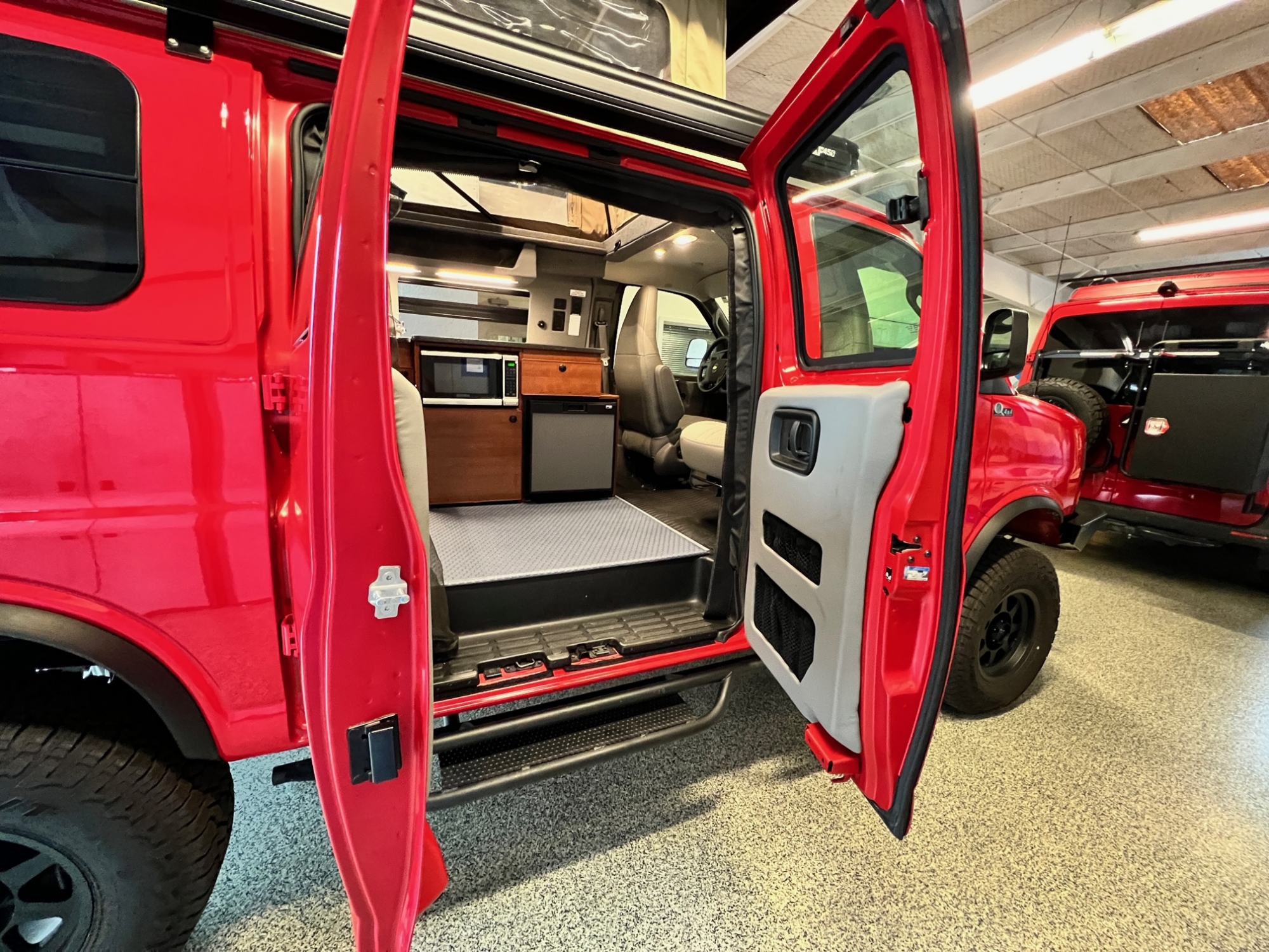 Chevy Express Quigley 4x4 RB-50 camper van