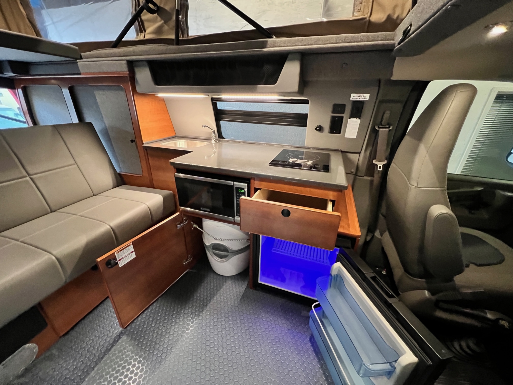 Chevy Express Quigley 4x4 RB-50 camper van