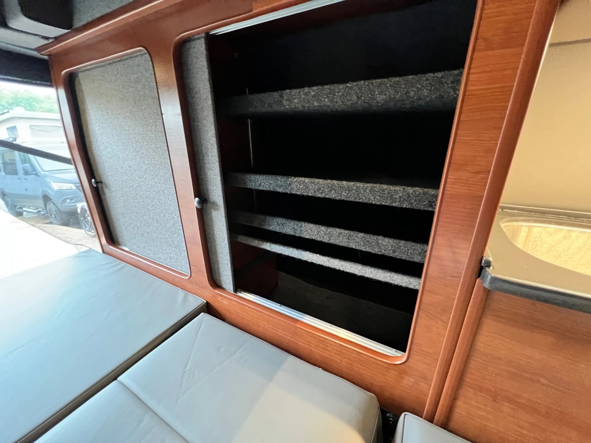 Chevy Express Quigley 4x4 RB-50 camper van