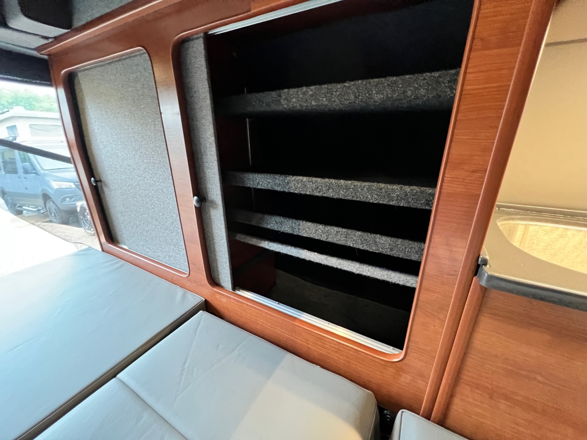 Chevy Express Quigley 4x4 RB-50 camper van