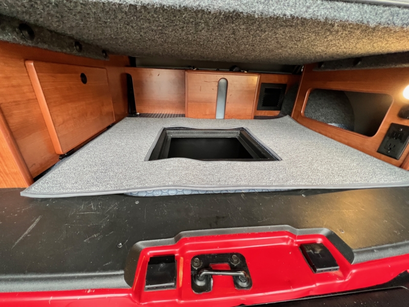Chevy Express Quigley 4x4 RB-50 camper van