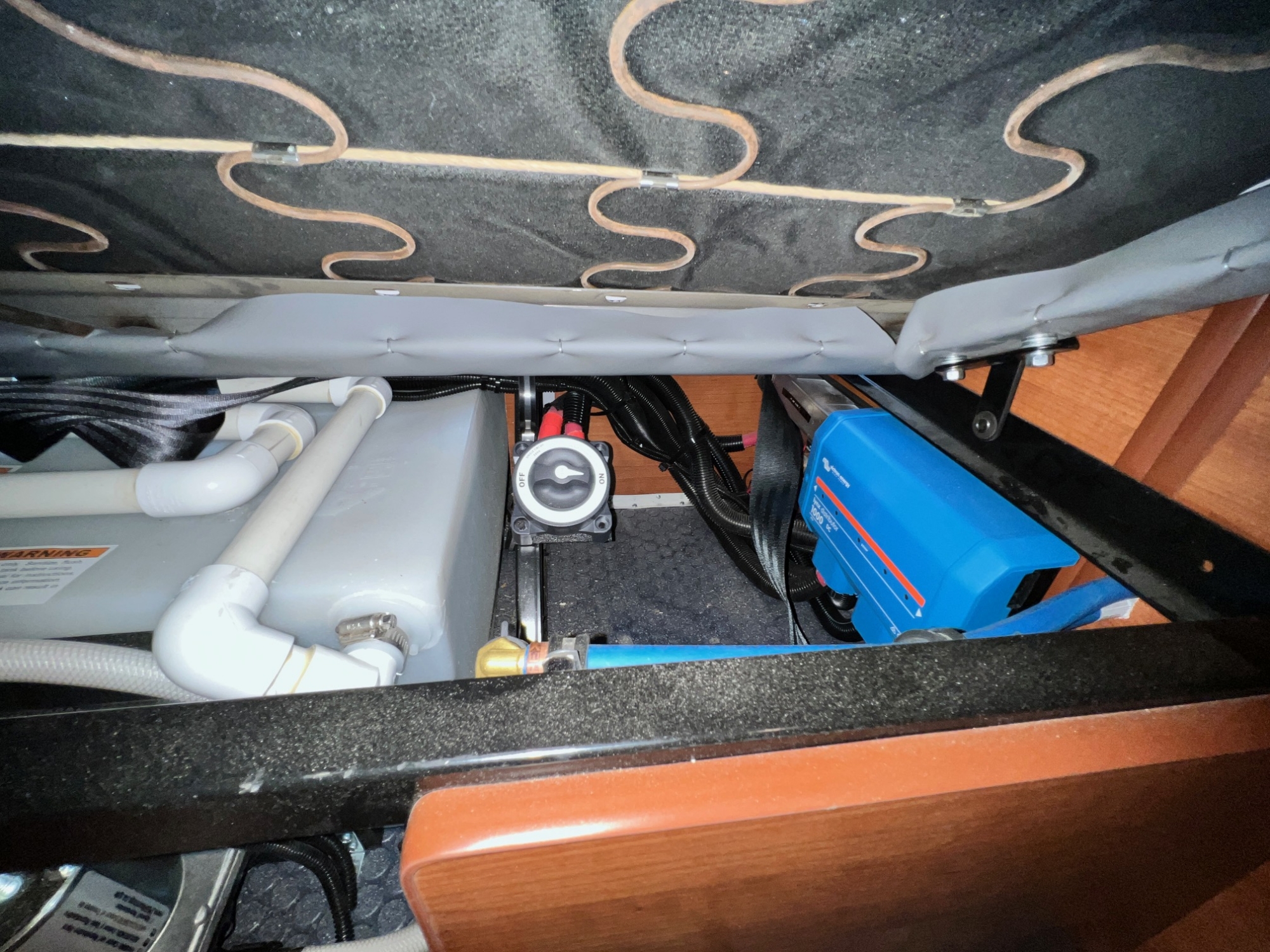 Chevy Express Quigley 4x4 RB-50 camper van
