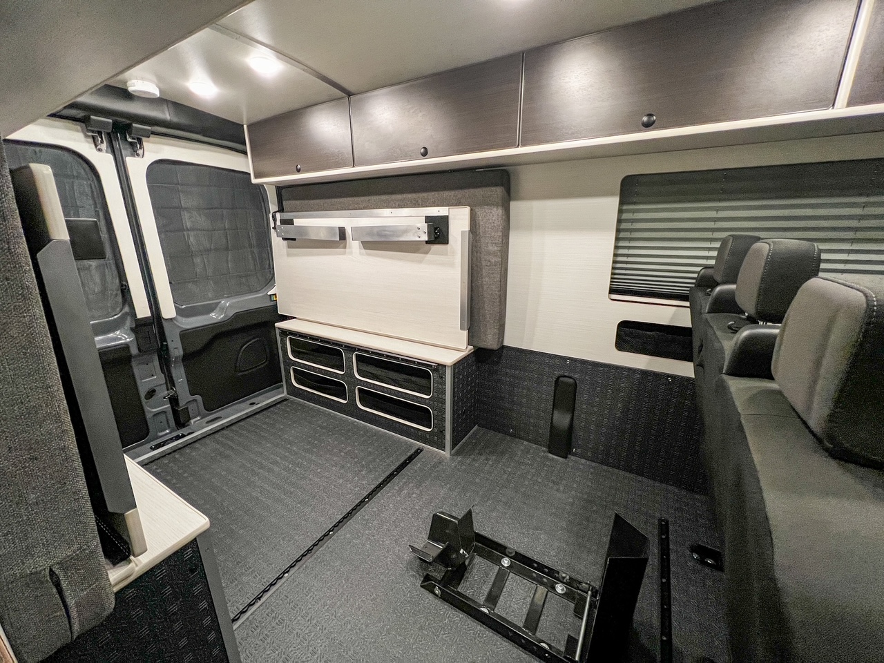 Ford Transit AWD 148 mid-roof garage bike van