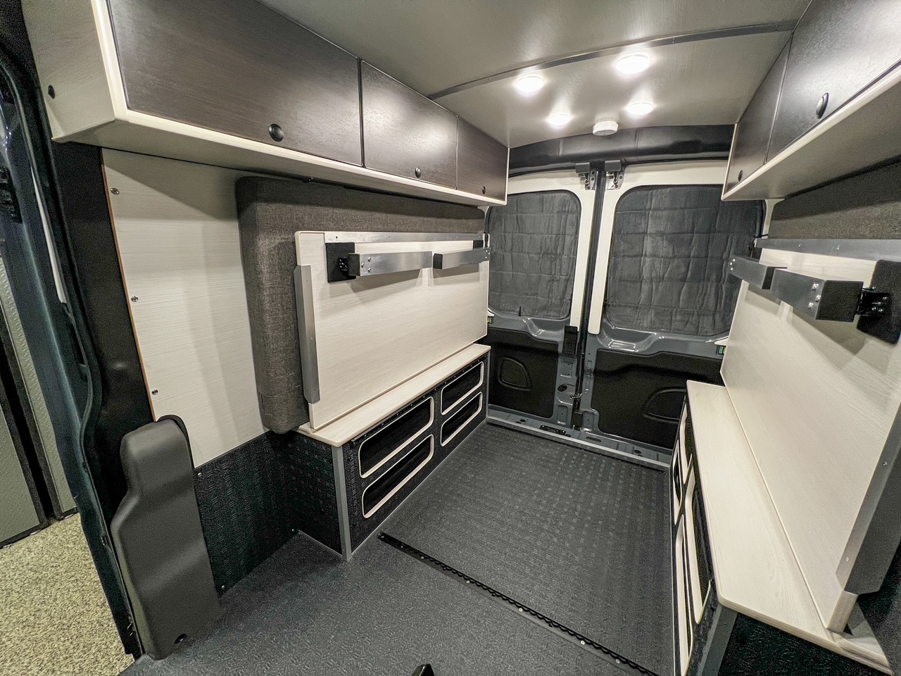 Ford Transit AWD 148 mid-roof garage bike van