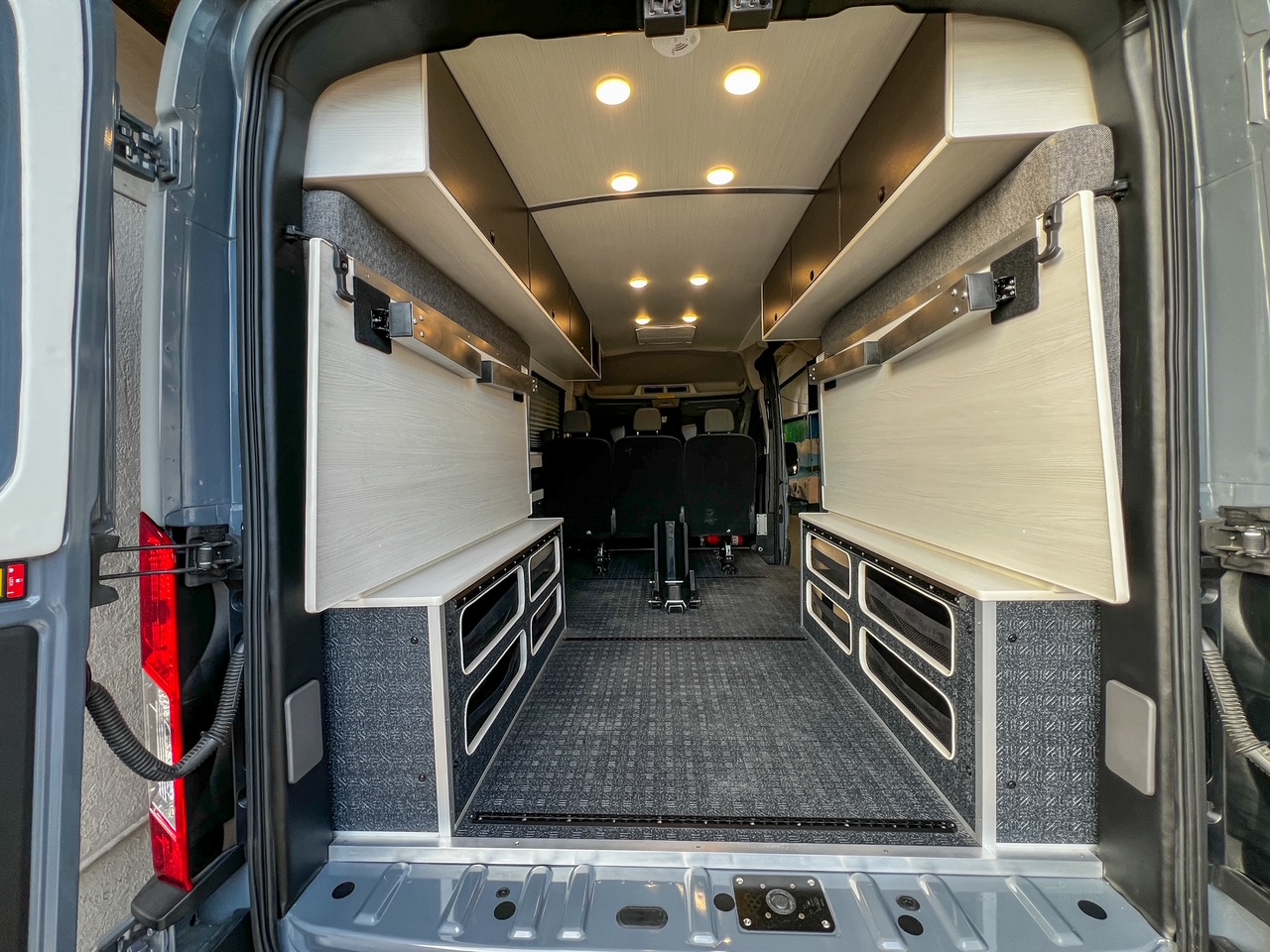 Ford Transit AWD 148 mid-roof garage bike van