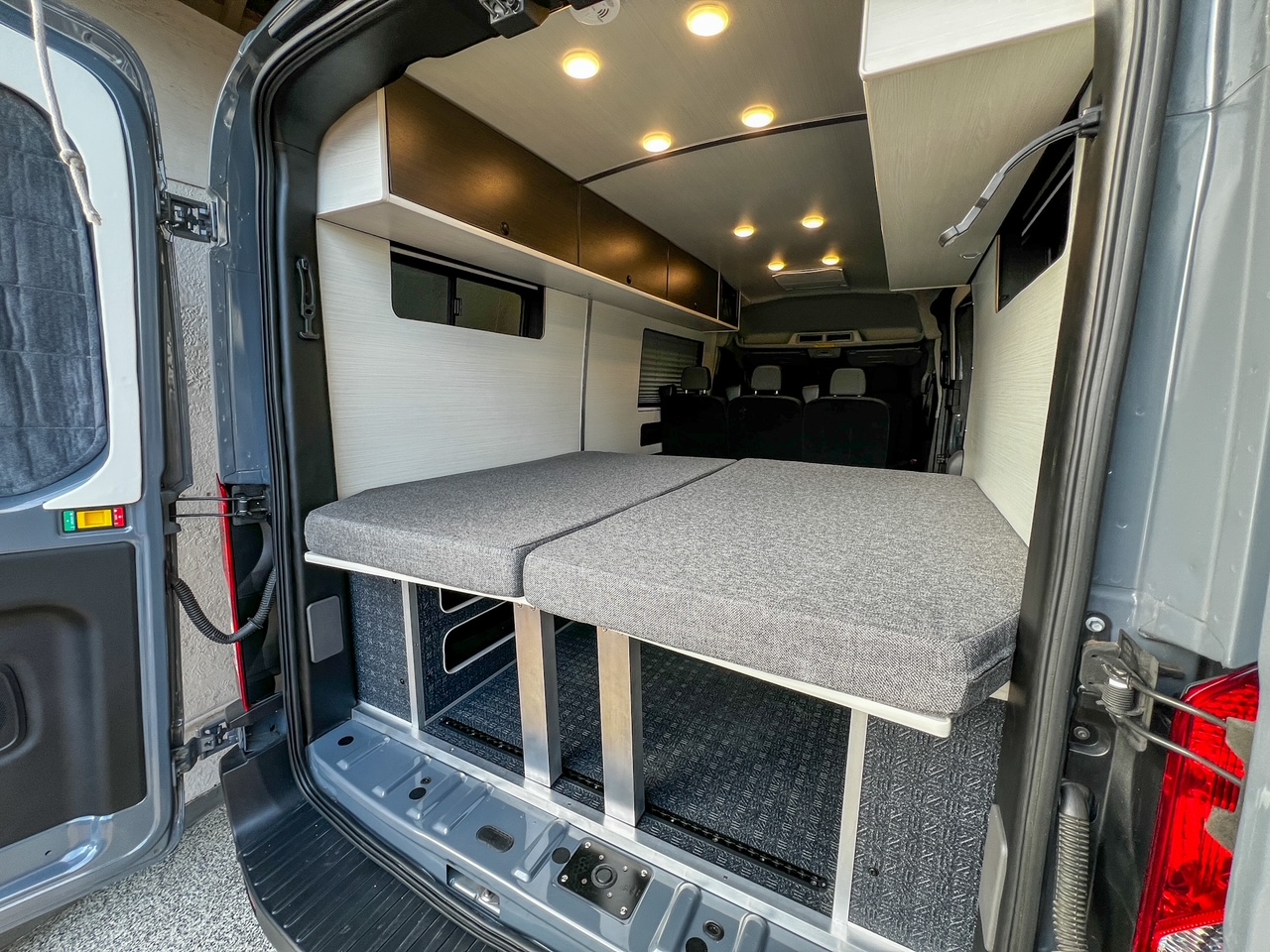 Ford Transit AWD 148 mid-roof garage bike van