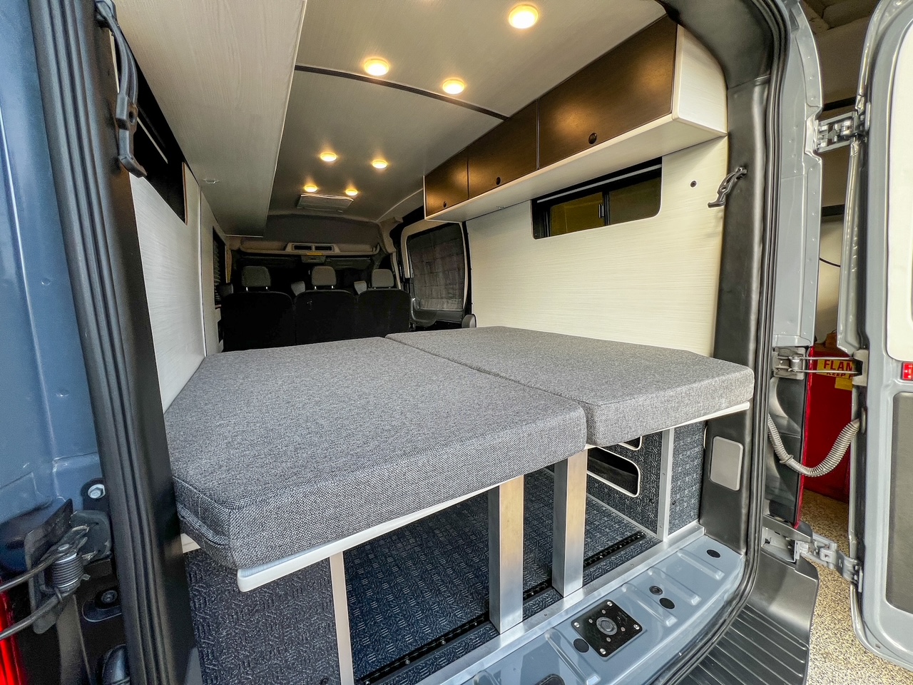 Ford Transit AWD 148 mid-roof garage bike van