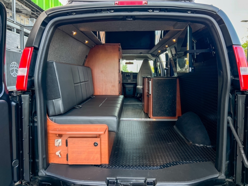 Chevy Express Quigley 4x4 penthouse camper van