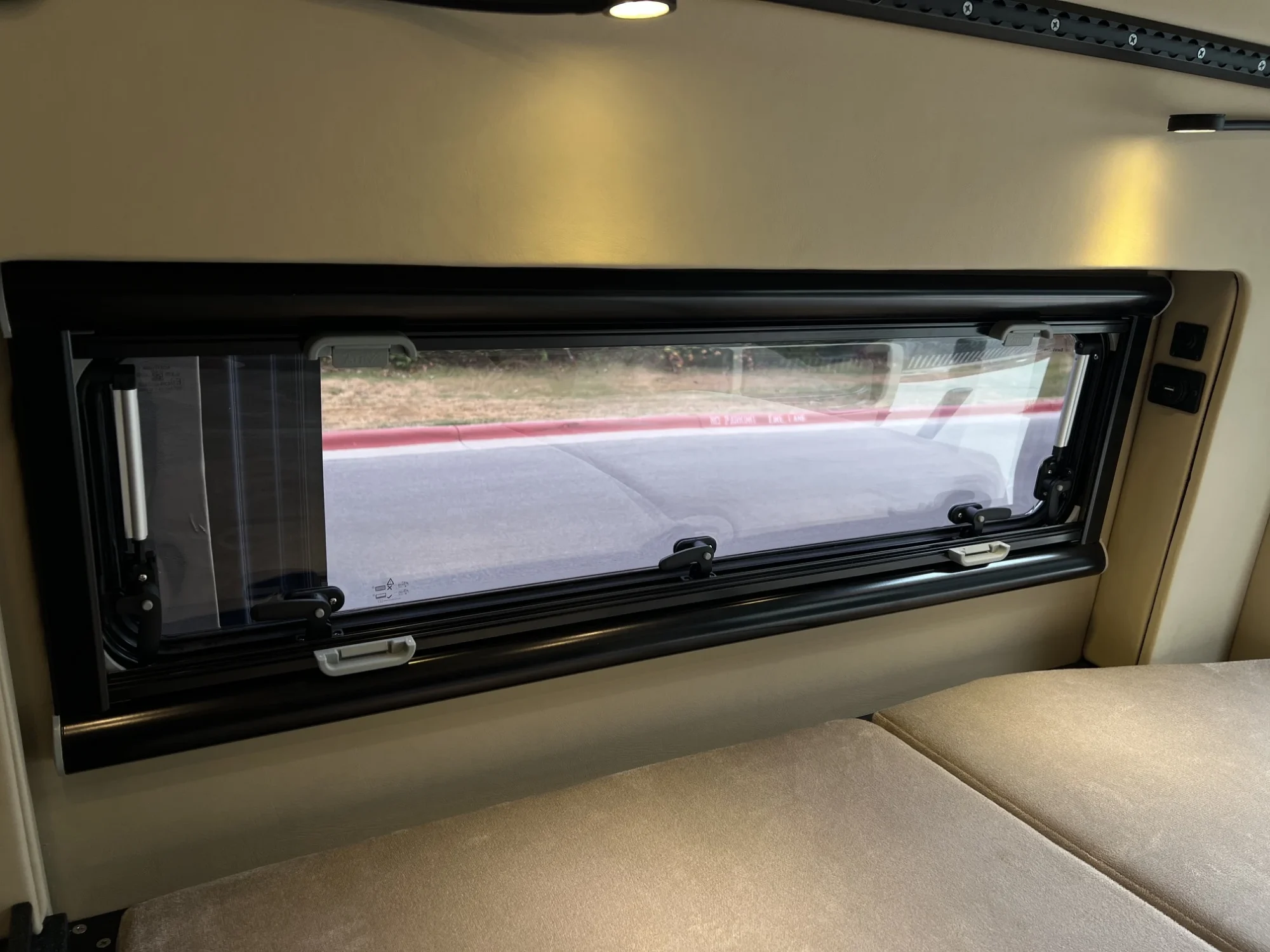 Transit 148 High Roof