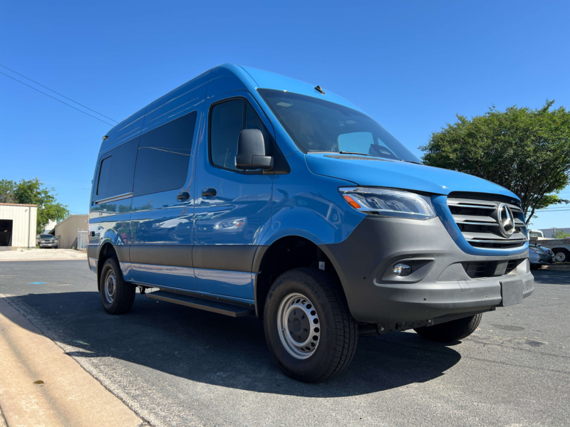 Sprinter Sportsmobile Camper Van in Brilliant Blue