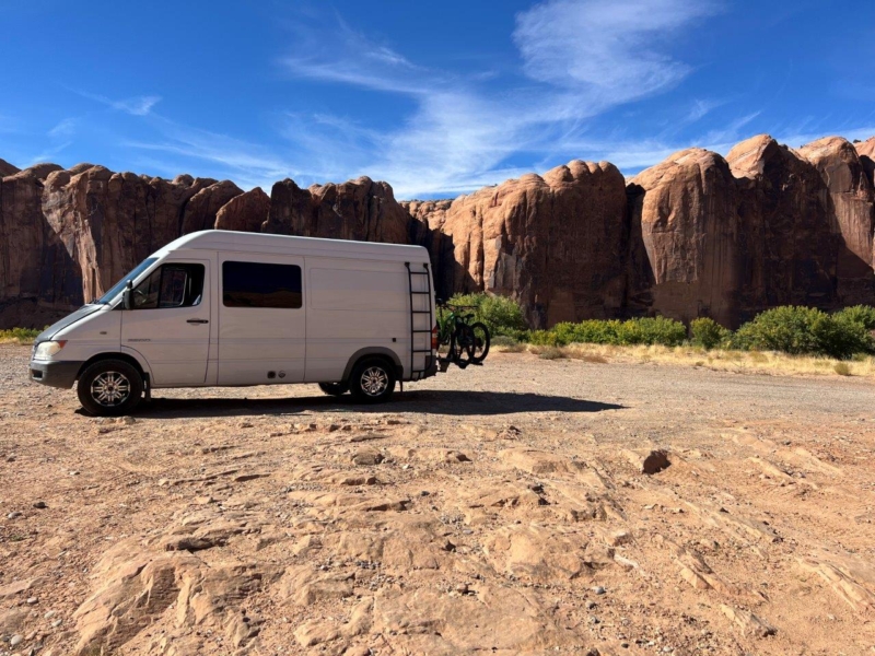 White 2006 Dodge Sprinter.